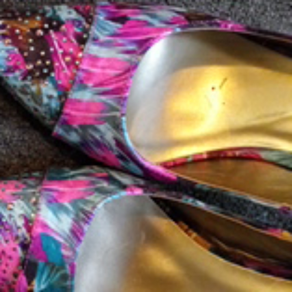 Shoes - Picture 2 of 3